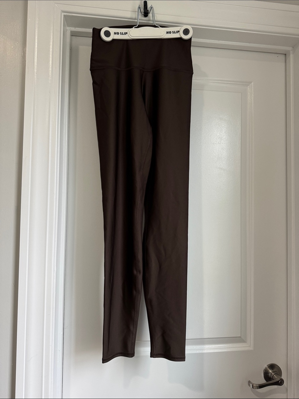 ALO 28” leggings in medium
